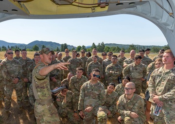 Oregon Guard Soldiers Take Flight During MEDEVAC Training