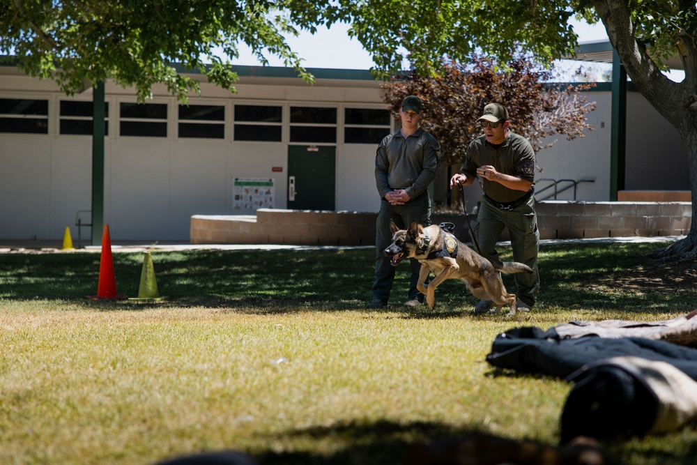 K9 Unit Demonstration for Palm Vista Elementary School Students