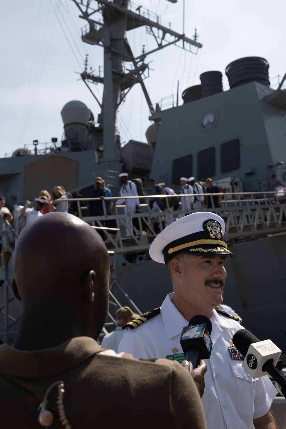 USS Sullivans (DDG 68) Returns to Homeport After 8 Month Deployment