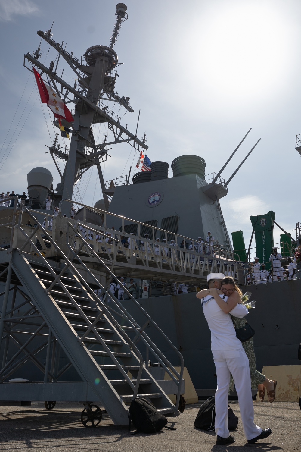 USS Sullivans (DDG 68) Returns to Homeport After 8 Month Deployment