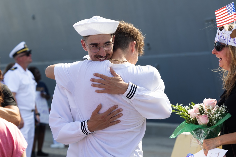 USS Sullivans (DDG 68) Returns to Homeport After 8 Month Deployment