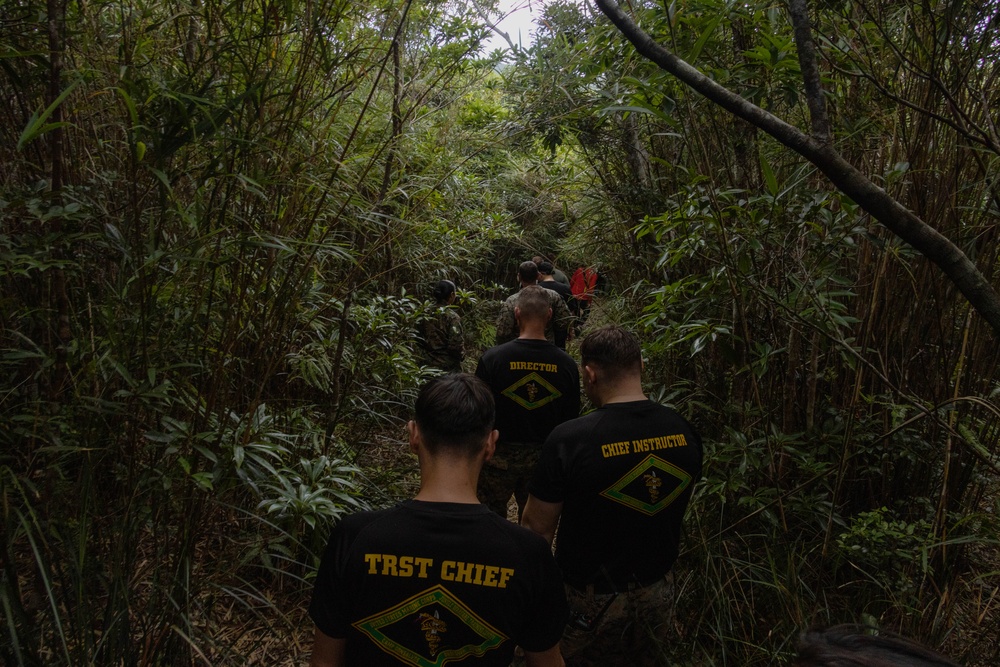 U.S. Marines, Spouses Participate in Headquarters Battalion Spouse Warrior Day