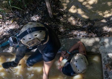 U.S. Marines, Spouses Participate in Headquarters Battalion Spouse Warrior Day
