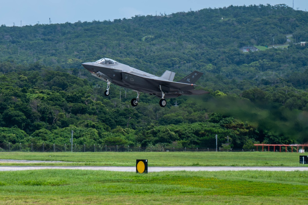 Wheels Down: F-35s wrap up training at Kadena