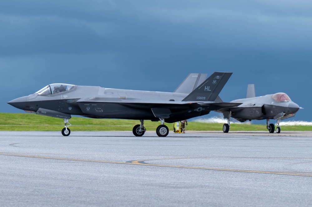 Wheels Down: F-35s wrap up training at Kadena