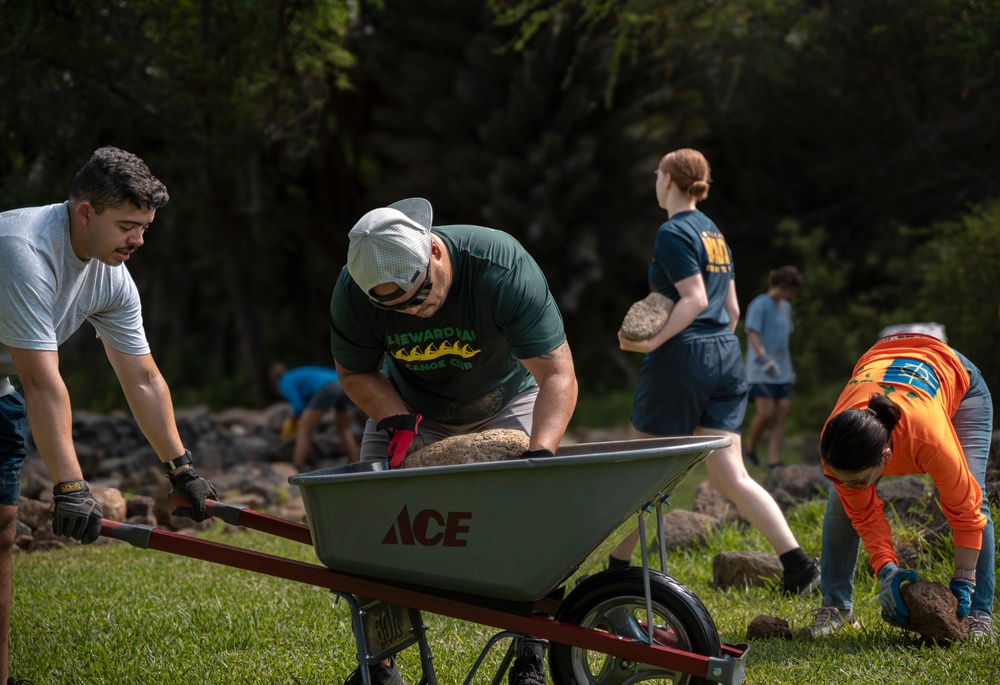 Air Force, Navy Volunteers Construct Rock Wall to Preserve and Protect Hawaiian Burial Vault