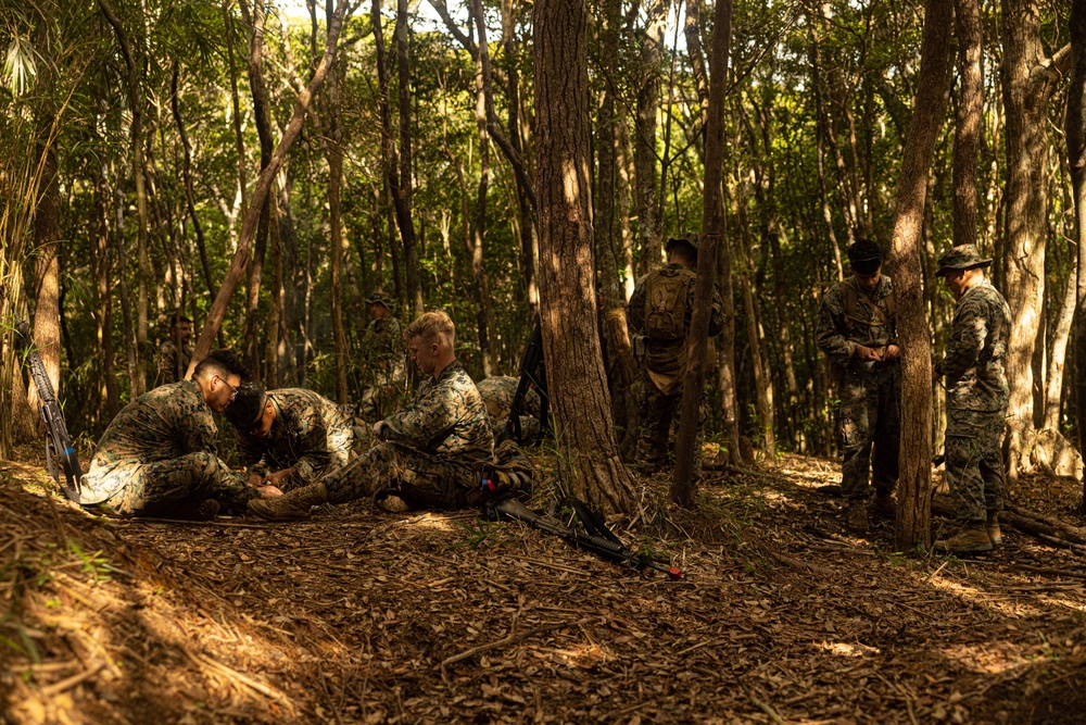 U.S. Marines with CLR-37 Conduct Basic Jungle Skills Course