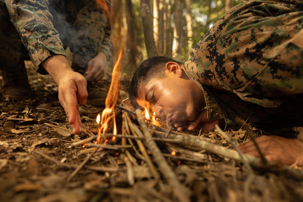 U.S. Marines with CLR-37 Conduct Basic Jungle Skills Course
