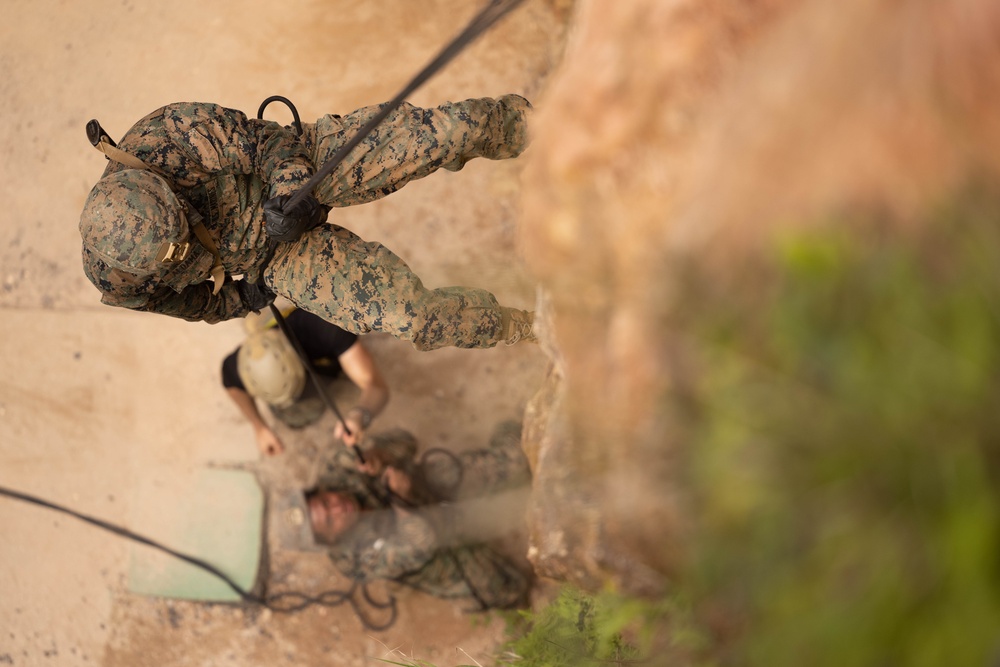 U.S. Marines with CLR-37 Conduct Basic Jungle Skills Course