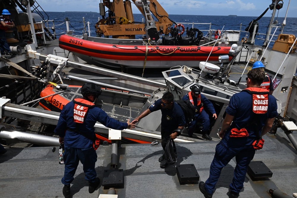US Coast Guard and the Republic of the Marshall Islands conduct fisheries inspection at sea