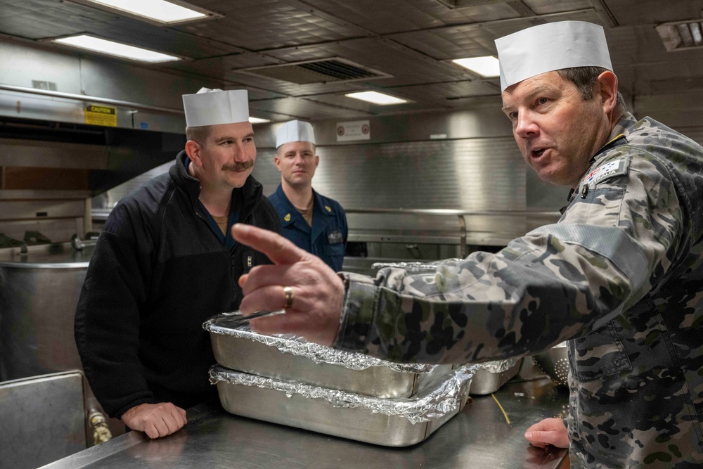 Royal Australian Navy Maritime Component Commander visits USS America (LHA 6)