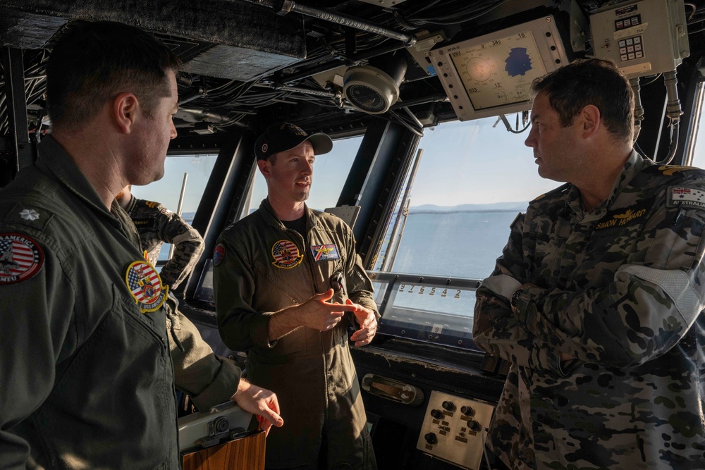 Royal Australian Navy Maritime Component Commander visits USS America (LHA 6)