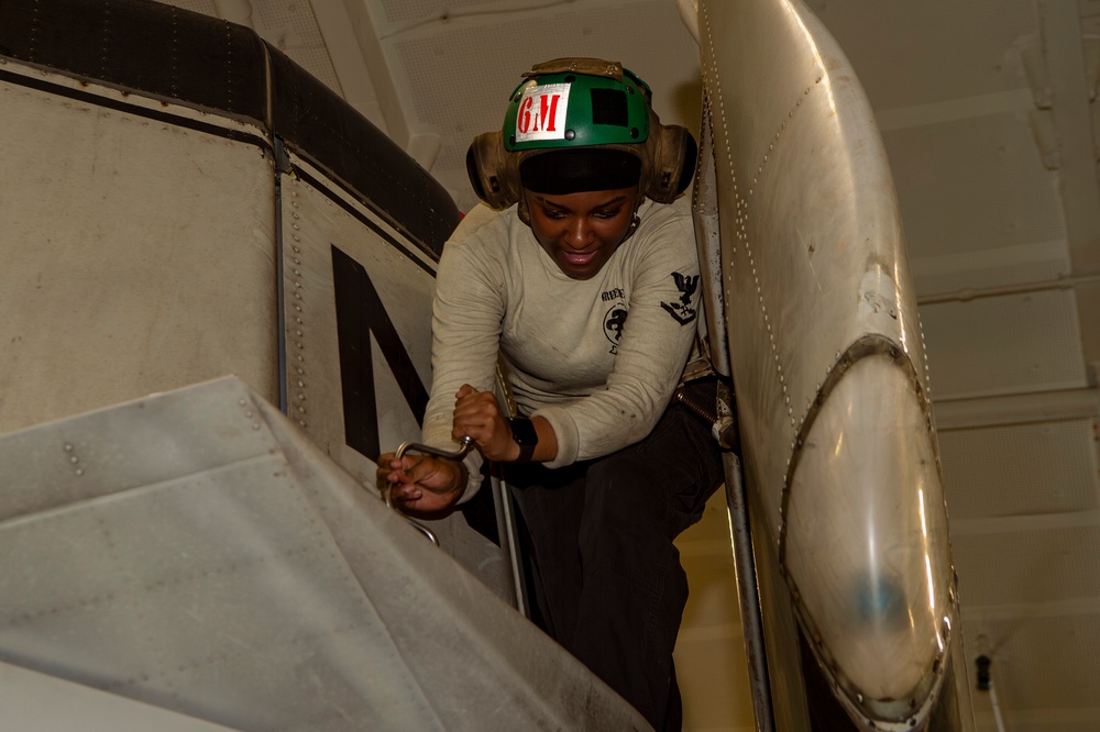 USS Carl Vinson (CVN 70) Conducts Routine Operations in the Indian Ocean