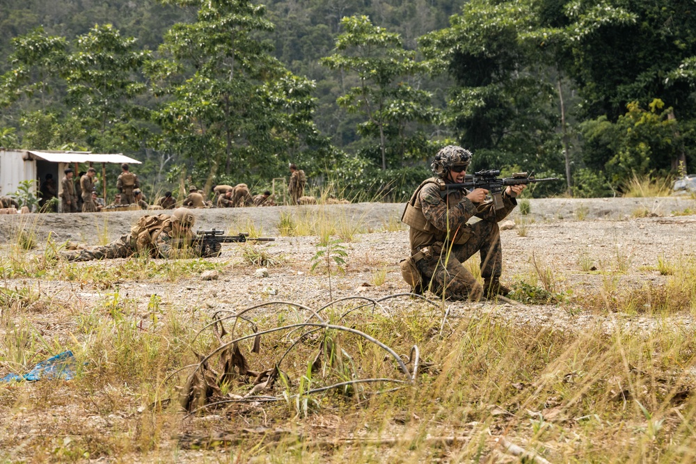 ACD 25.3: MRF-D 25.3 and PMC conduct frag battle drills