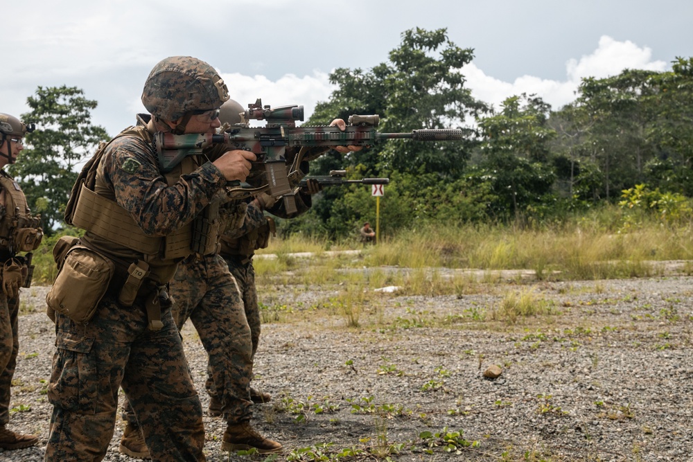 ACD 25.3: MRF-D 25.3 and PMC conduct frag battle drills