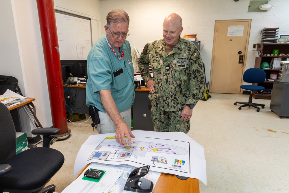 Shipyard Spotlight: Larry Pendleton - Code 950 Electronics Technician