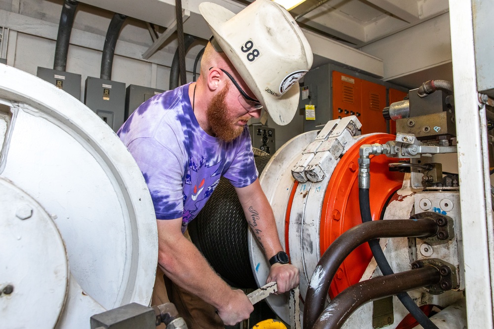 NNSY Crane Maintenance Team Brings YD 257 Back Into Service