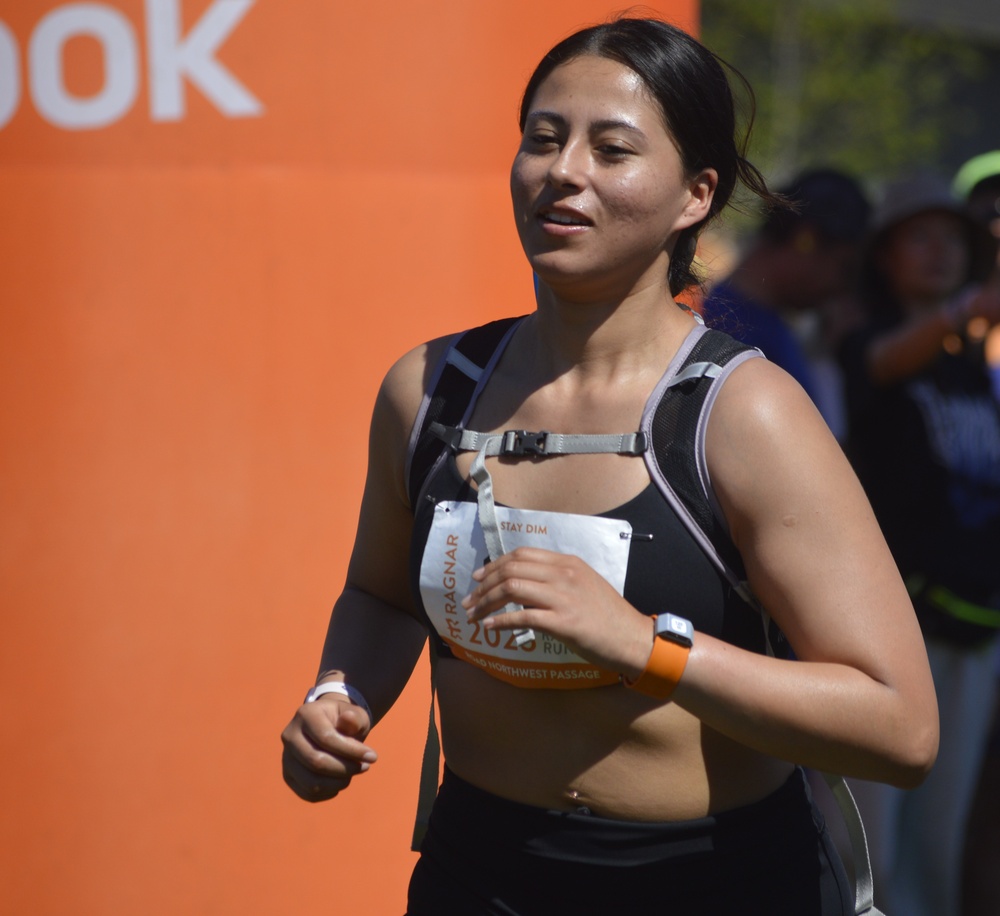 Navy Medicine Runners participate in 200 mile relay