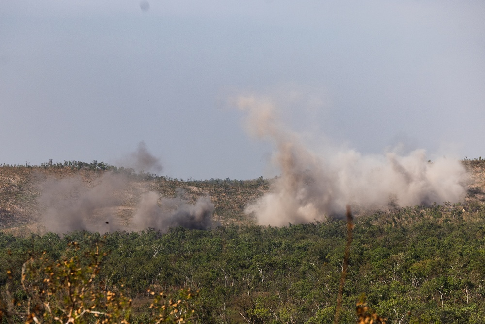 MRF-D 25.3: 3rd Bn., 11th Marines, conduct Direct Fire with M777 Howitzers