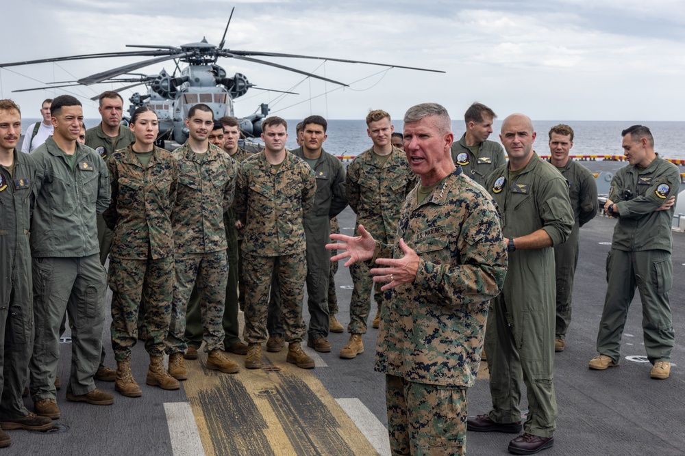 Commandant, Gen. Eric Smith visits USS Iwo Jima 22nd MEU