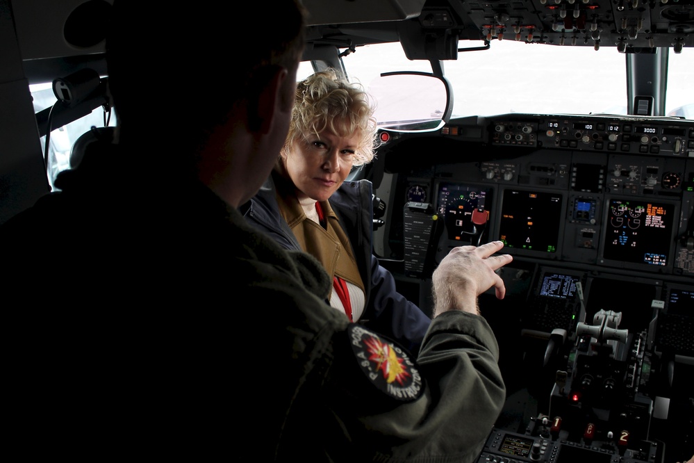 Defense and Security Committee, NATO Parliamentary Assembly visits U.S. VP Squadrons