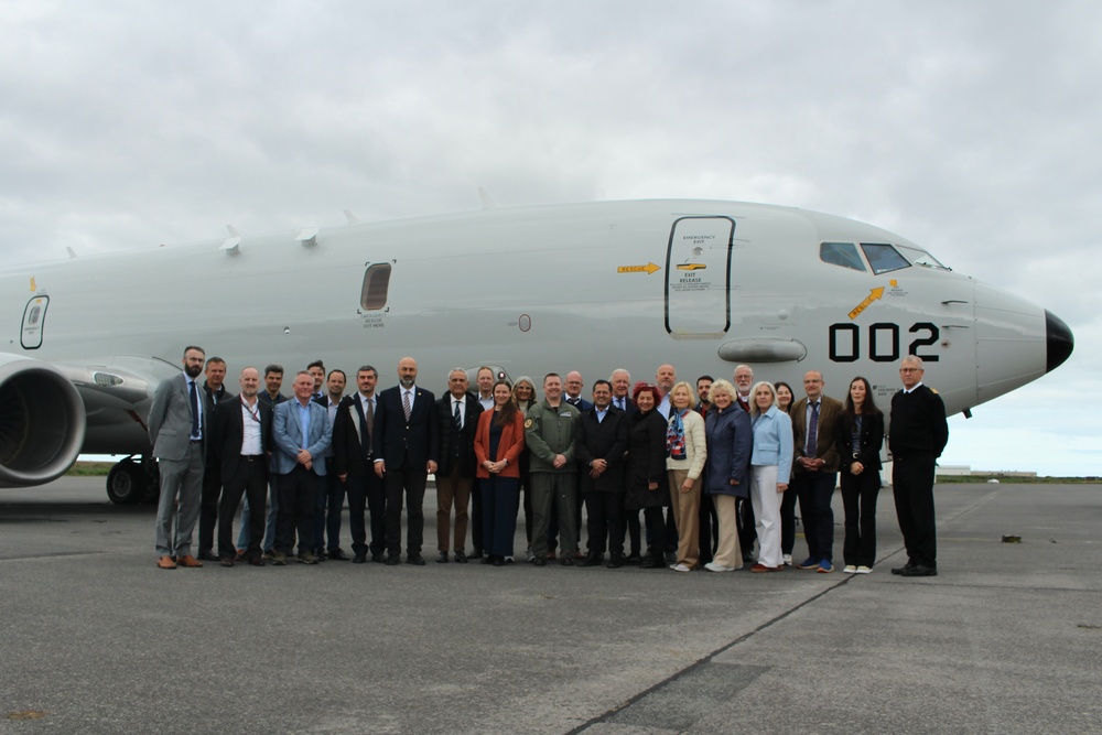 Defense and Security Committee, NATO Parliamentary Assembly visits U.S. VP Squadrons
