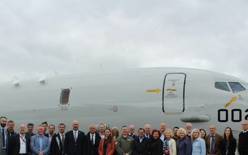 Defense and Security Committee, NATO Parliamentary Assembly visits U.S. VP Squadrons