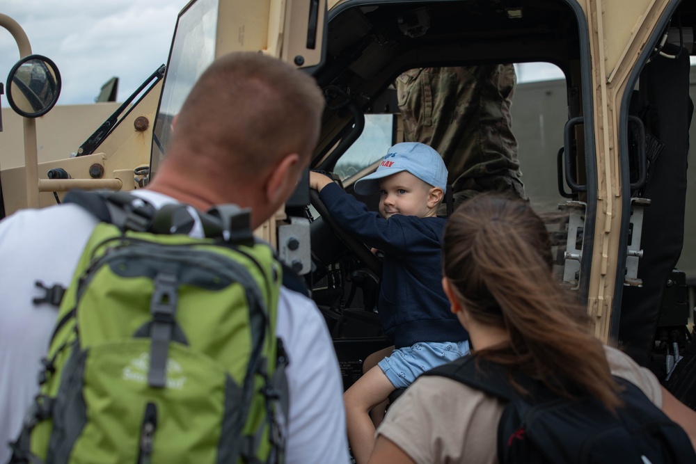 Tank warfare demonstration features U.S. Army in Poland
