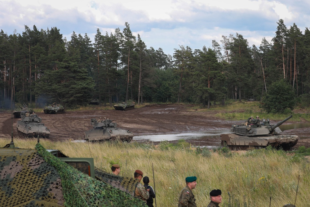 Tank warfare demonstration features U.S. Army in Poland