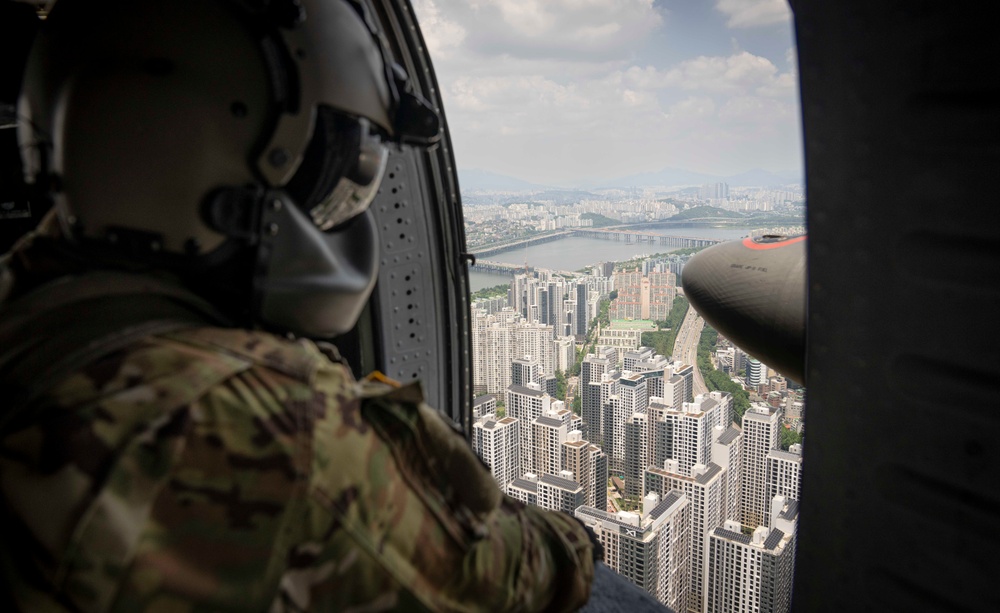 CJCS Arrives Osan