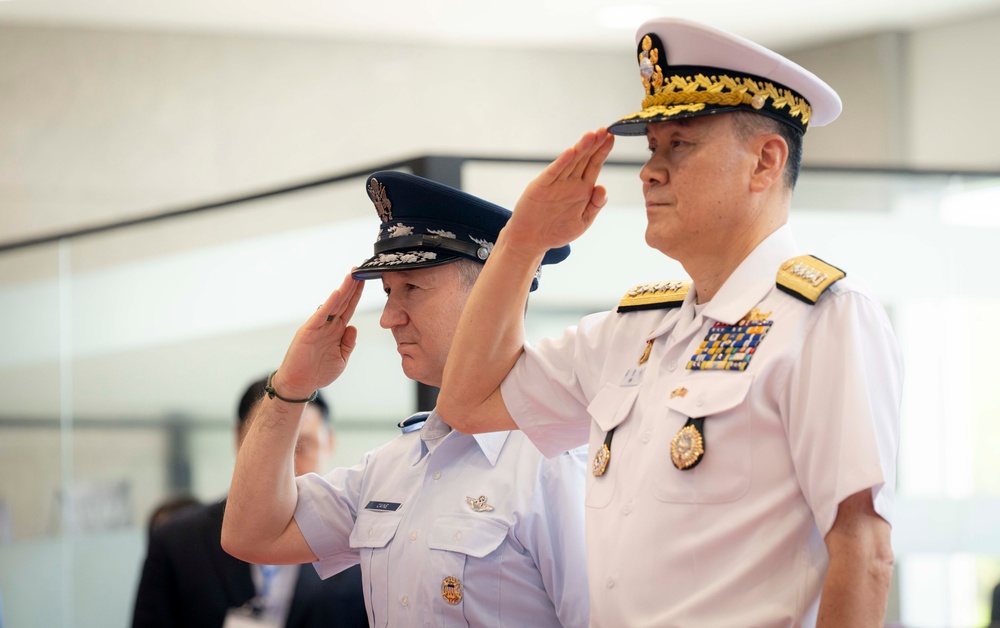 CJCS Participates in Honor Guard Ceremony