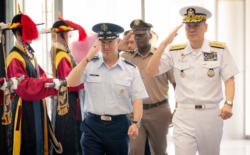 CJCS Participates in Honor Guard Ceremony