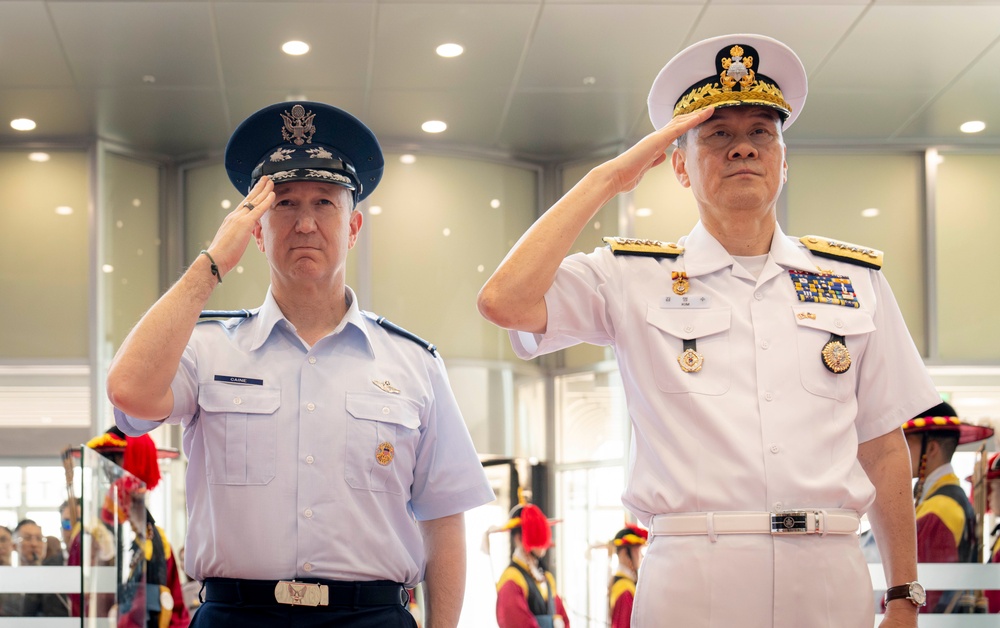 CJCS Participates in Honor Guard Ceremony