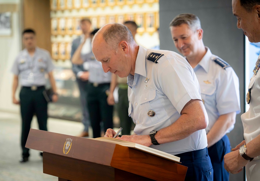 CJCS Participates in Guest Book Signing