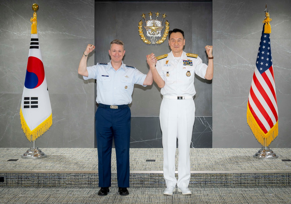 CJCS Participates in Photo