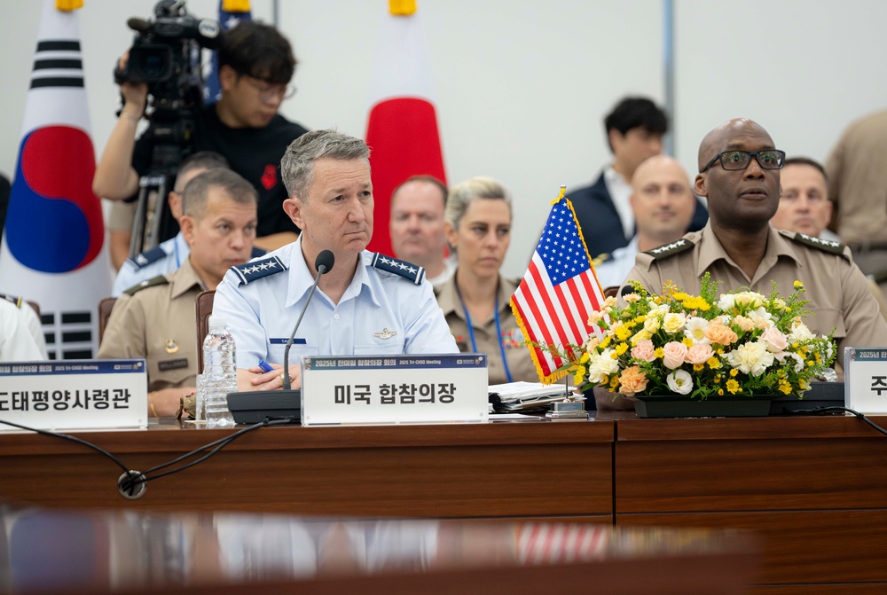 CJCS Participates in Tri-CHOD Meeting