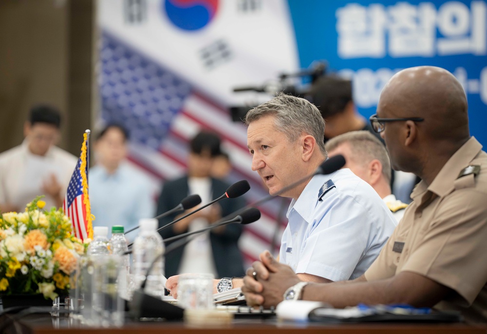 CJCS Participates in Tri-CHOD Meeting