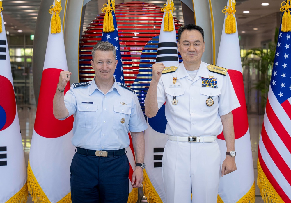 CJCS Participates in Tri-CHOD Meeting