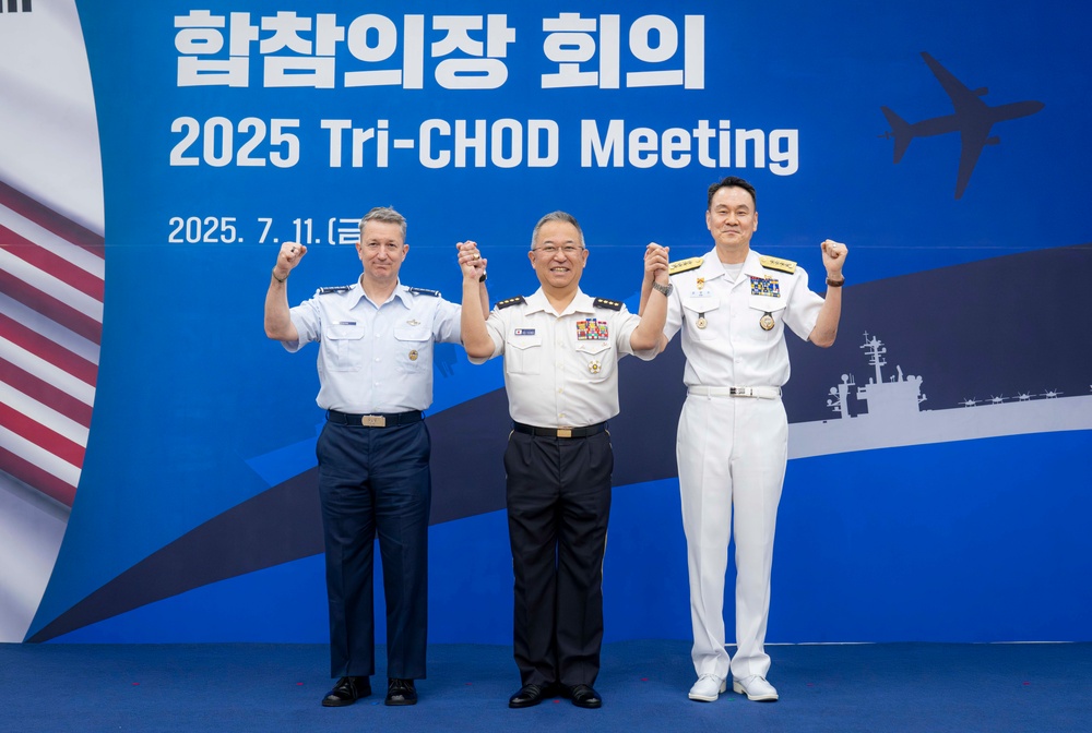 CJCS Participates in Tri-CHOD Meeting