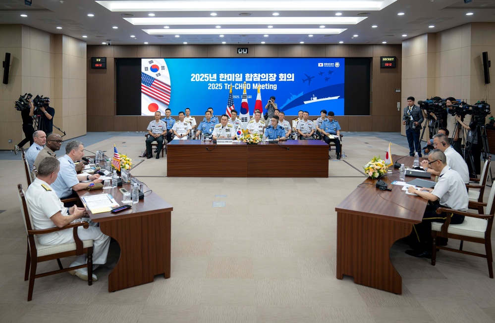 CJCS Participates in Tri-CHOD Meeting