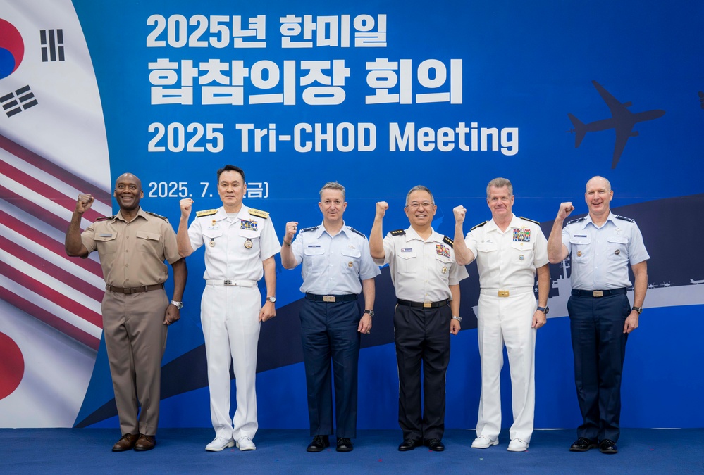 CJCS Participates in Tri-CHOD Meeting