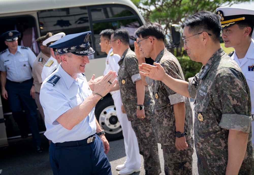 CJCS Participates in ROK 2nd Fleet Visit
