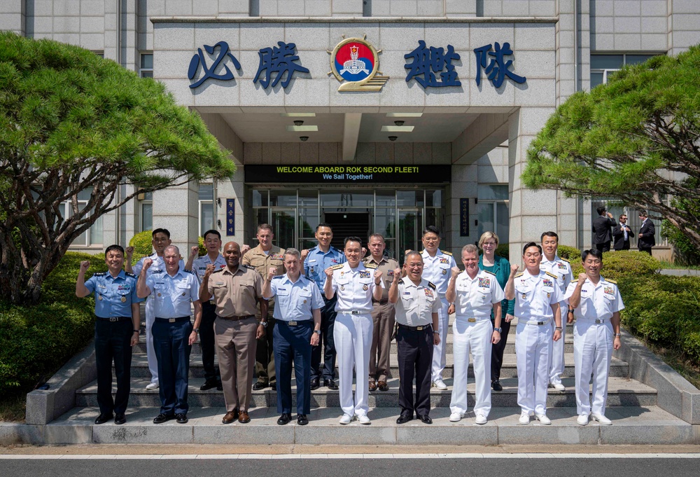 CJCS Participates in ROK 2nd Fleet Visit