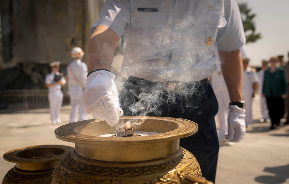 CJCS Participates in Korea Cheonan Memorial