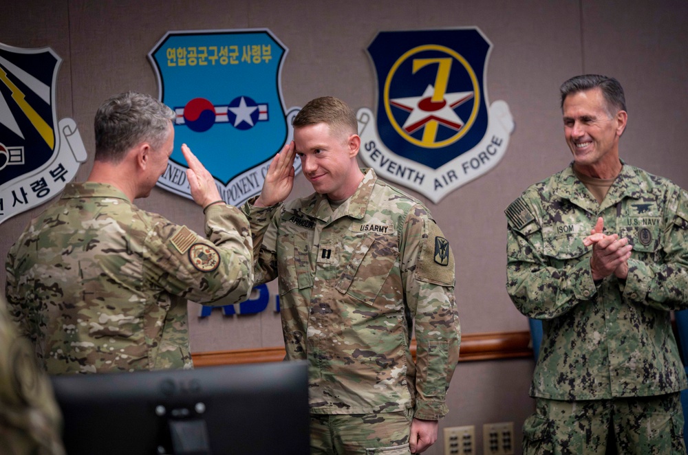 CJCS Meets with Service Members