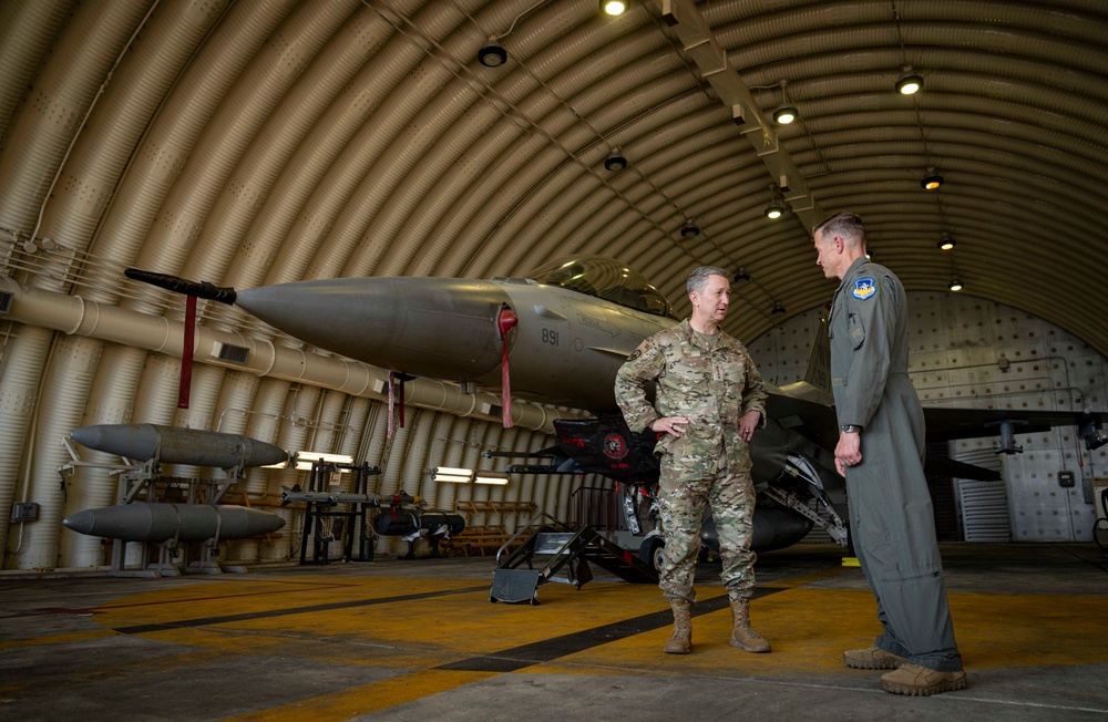 CJCS Meets with Service Members