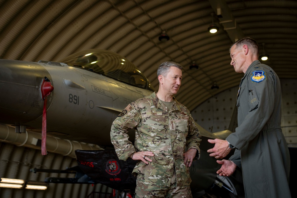 CJCS Meets with Service Members