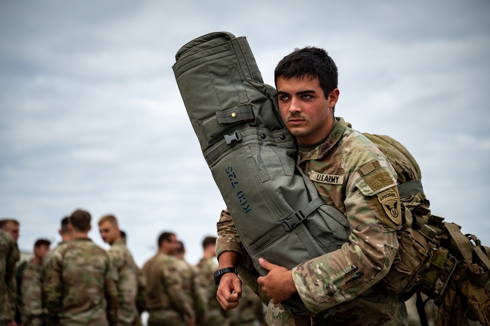 U.S. Soldiers depart in support of exercise Talisman Sabre