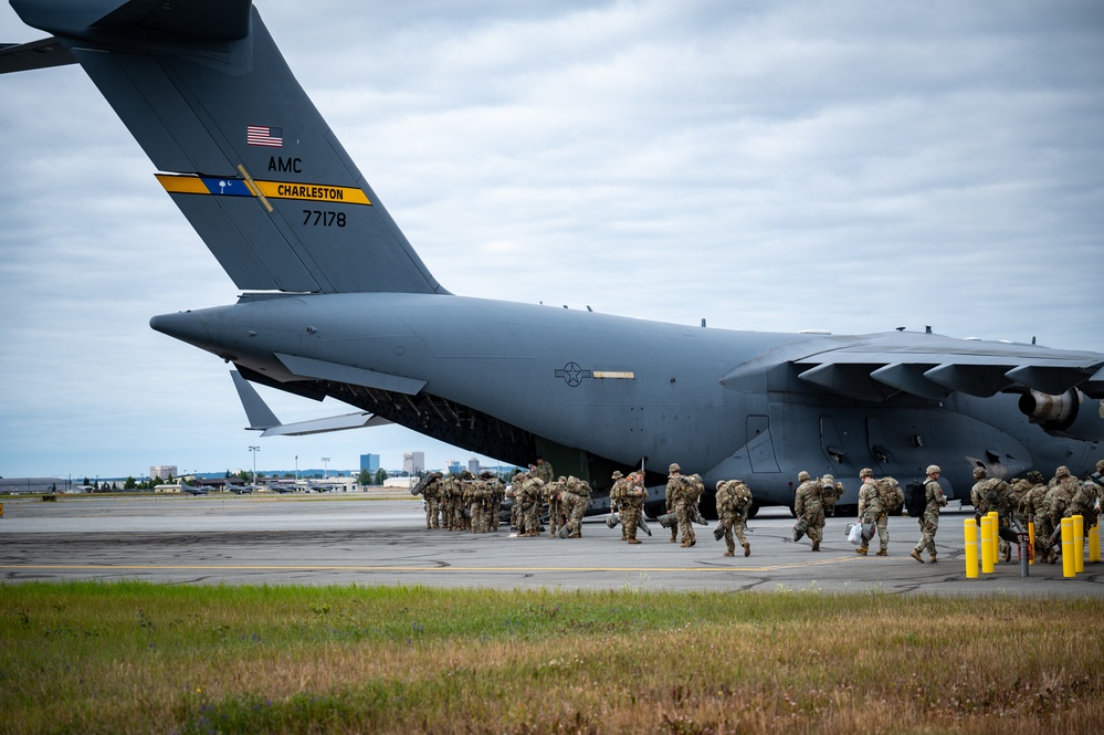 U.S. Soldiers depart in support of exercise Talisman Sabre