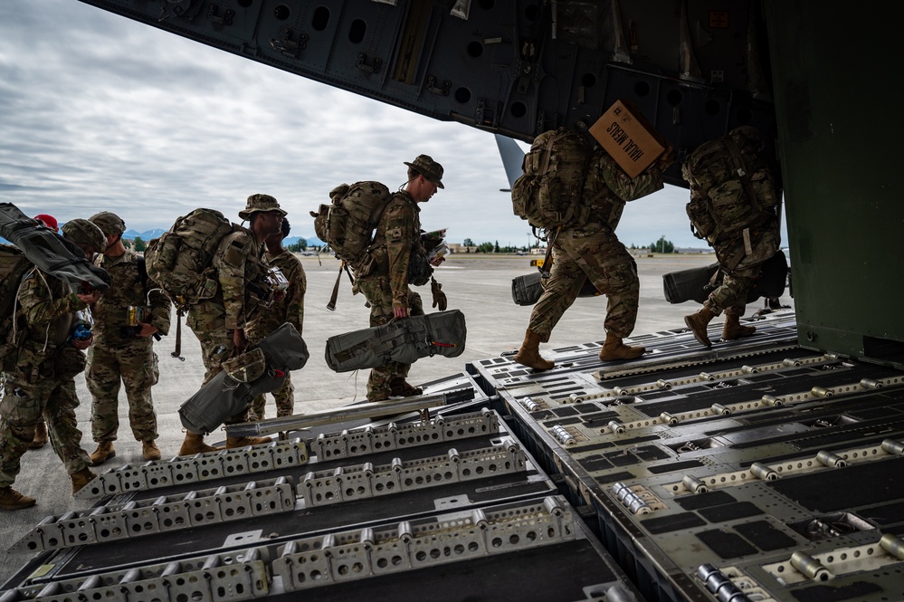 U.S. Soldiers depart in support of exercise Talisman Sabre